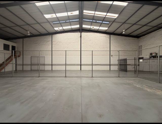 1,334M² WAREHOUSE TO LET IN HALFWAY HOUSE
